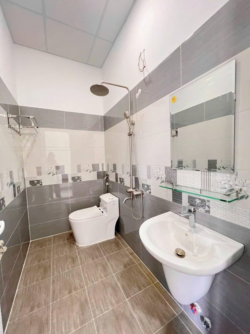 CẦN BÁN GẤP NHÀ ĐẸP MỚI XÂY ĐƯỜNG TRỊNH HOÀI ĐỨC, ĐÀ LẠT GIÁ 5.35 TỶ - Ảnh 4
